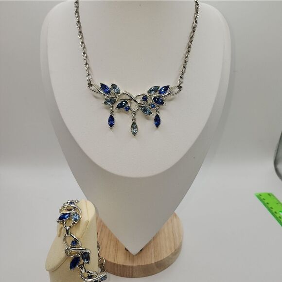 Vtg Style Two Tone Blue Rhinestones Silver w/Bracelet - Picture 4 of 14
